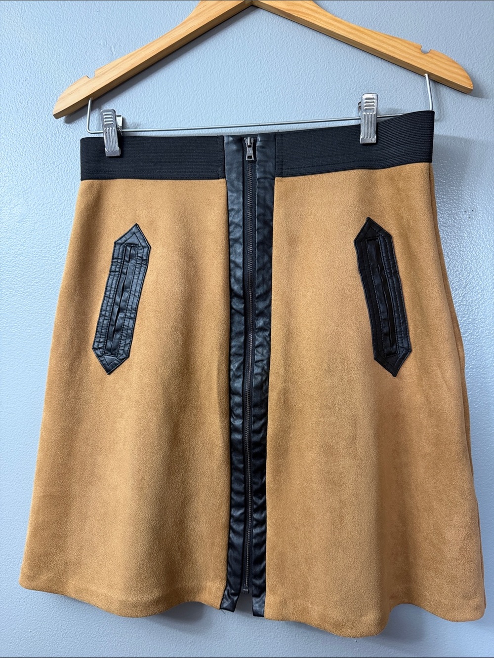 ECI New York faux suede zip up front detail Mini skirt medium